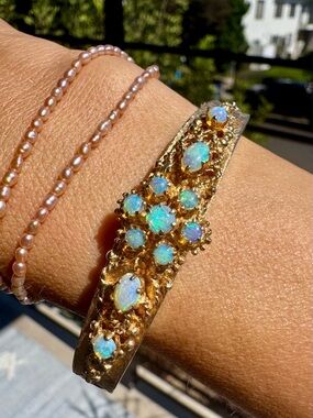 Vintage 14K Gold Opal Hinged Bangle Bracelet 20.1g